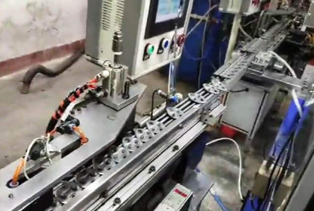 汽車門鎖自動化裝配線