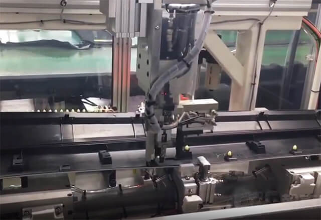 汽車塑料卡扣裝配設(shè)備