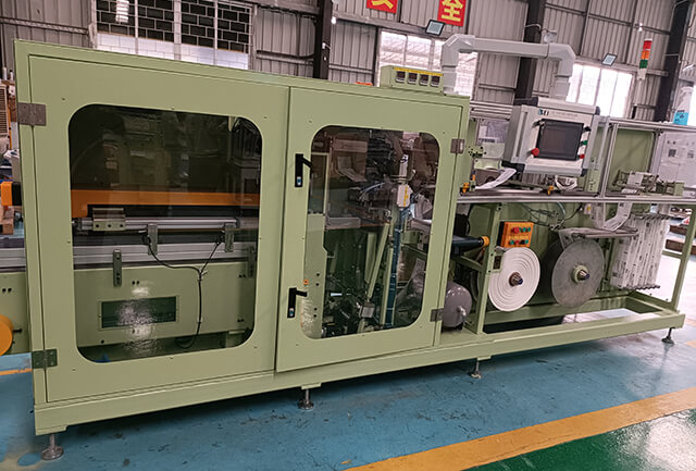 抽取式潔面巾生產(chǎn)設(shè)備