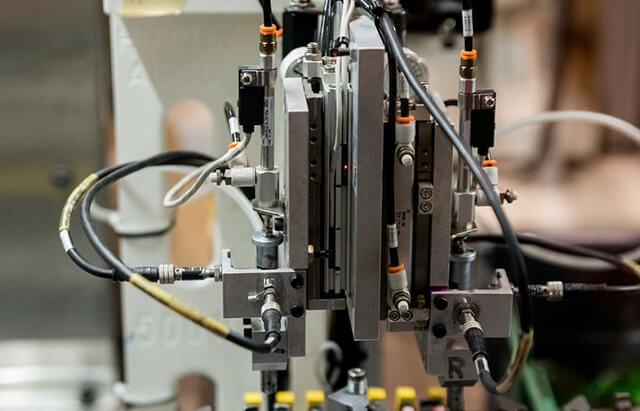 全自動鎖螺絲設(shè)備廠家