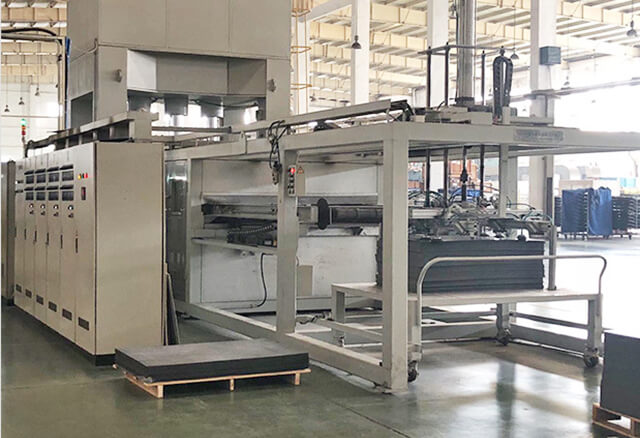 汽車內飾地毯熱壓成型機