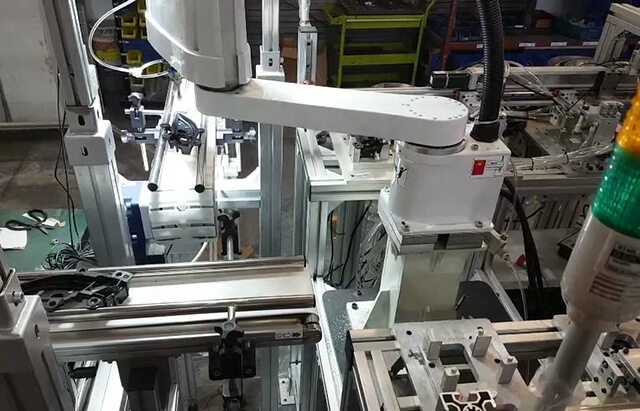 汽車門把手自動(dòng)裝配線