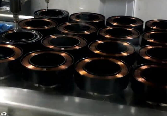 汽車離合器涂膠機(jī)設(shè)備