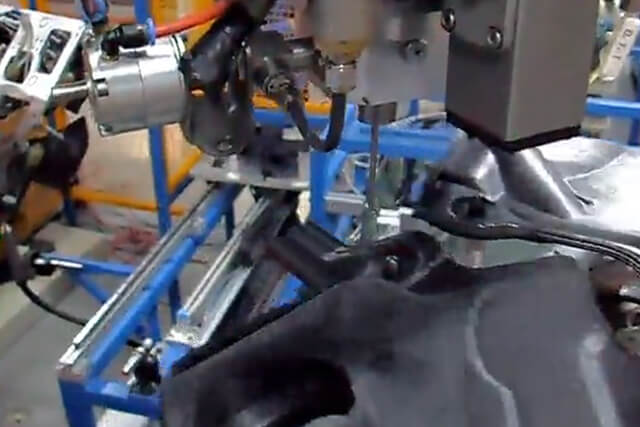 汽車安全氣囊涂膠設(shè)備