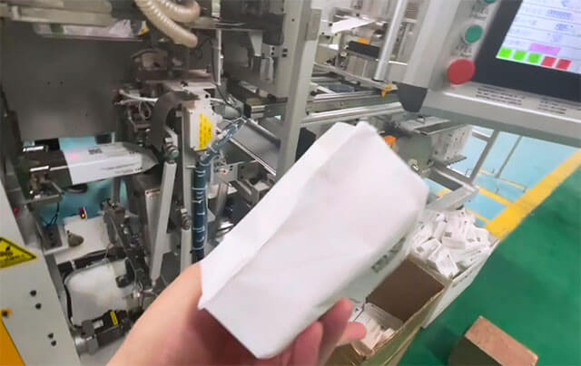 洗臉巾自動(dòng)包裝機(jī)