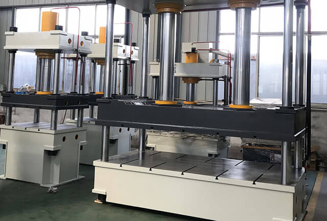 內(nèi)飾件成型液壓機