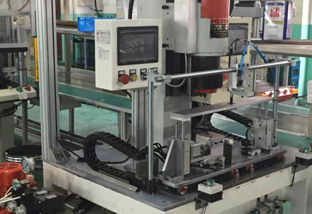 汽車零部件鉚接機(jī)定制