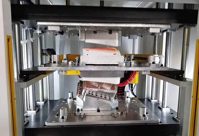 汽車燈超聲波焊接機