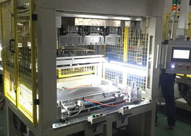 汽車儀表臺包覆設(shè)備