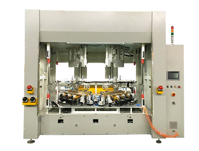 汽車(chē)門(mén)板包覆設(shè)備