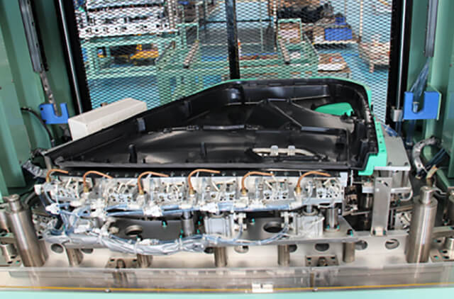 汽車內(nèi)飾門板包邊設(shè)備